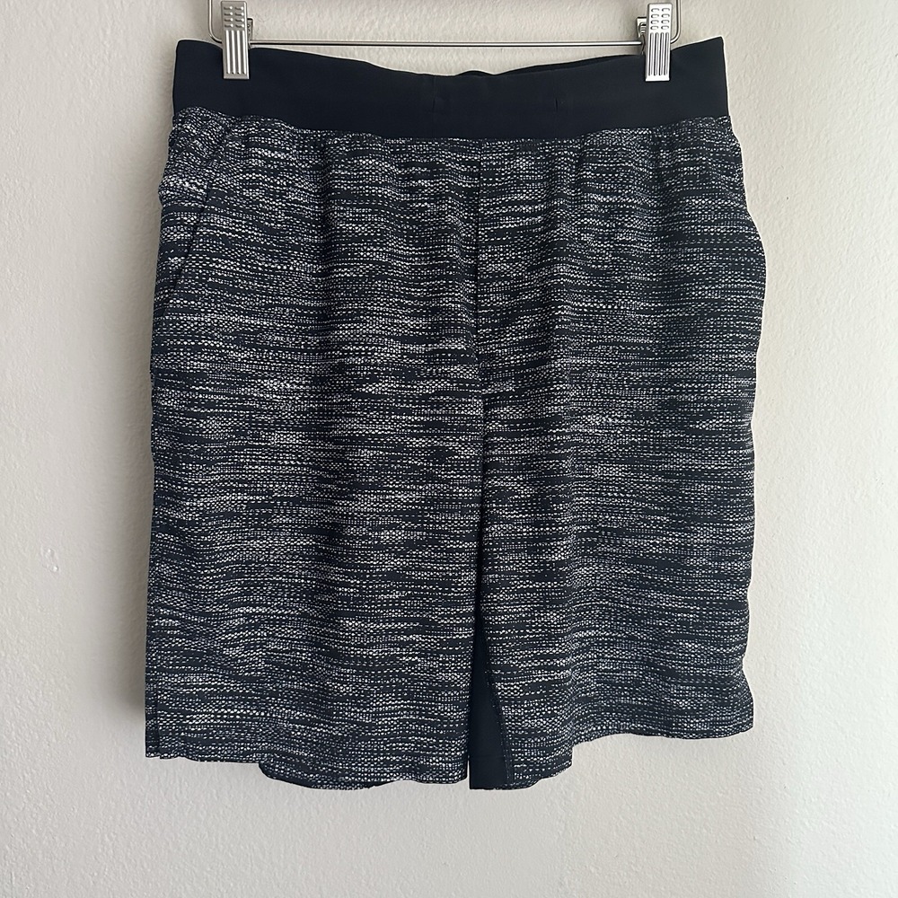 Lululemon T.H.E. Short Linerless Mens Medium Black White Static Noise 9 Inch